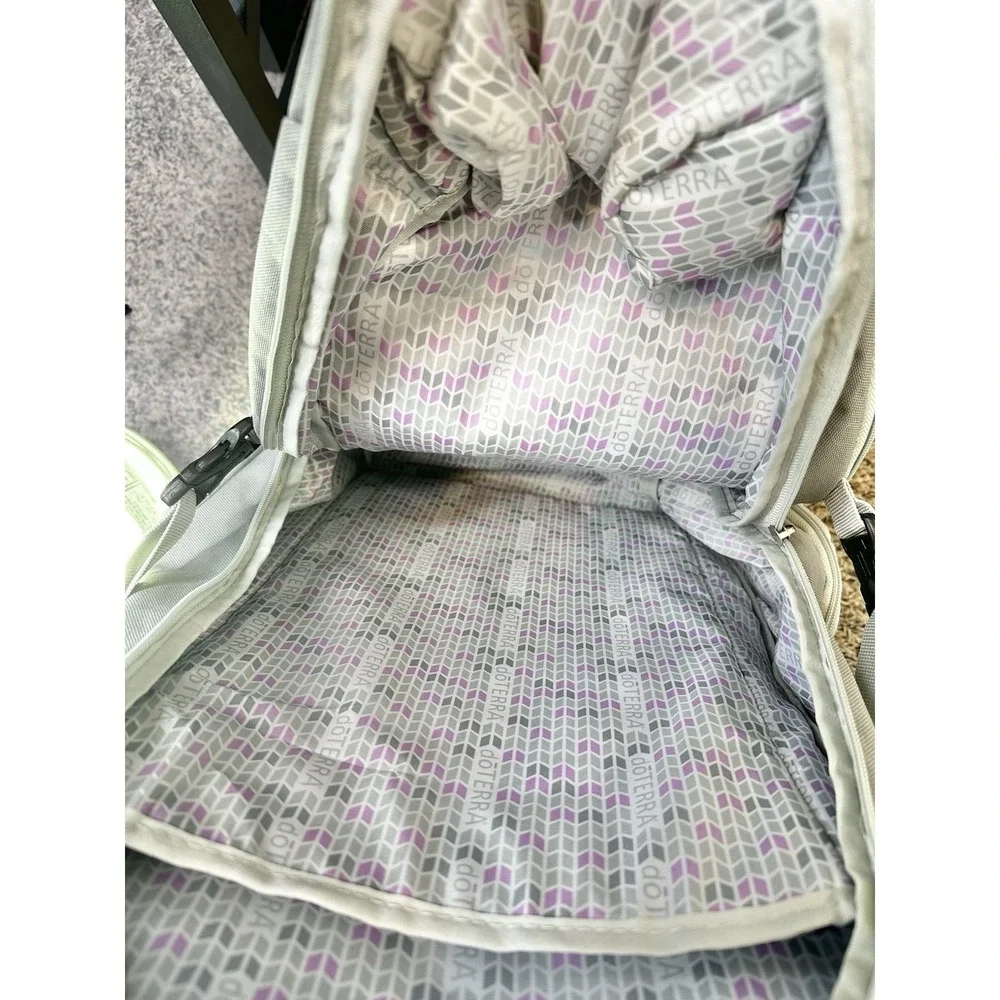 doTERRA Back Pack Large Compartment Gray Purple‎